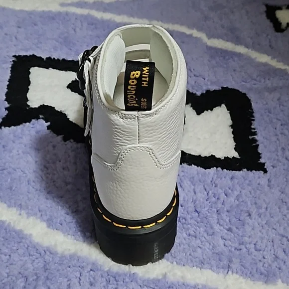 Doc Martens Devon Flower Milled Nappa Leather White Women's 8 - Picture 6 of 6